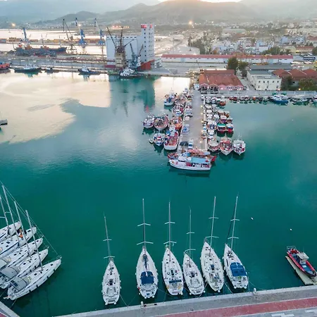 Apartment Arcade 2nd Floor - 2br